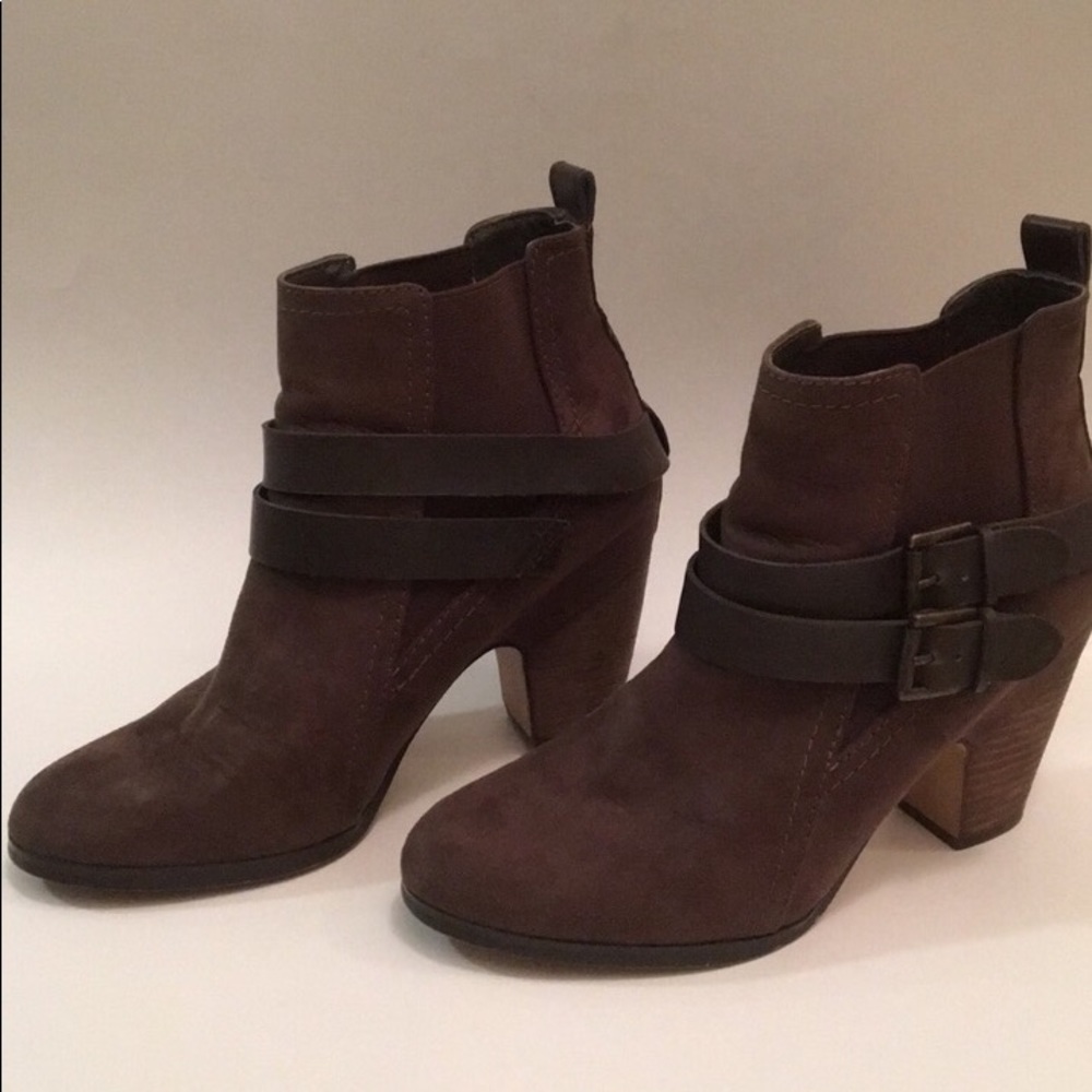 Crown Vintage suede brown boots